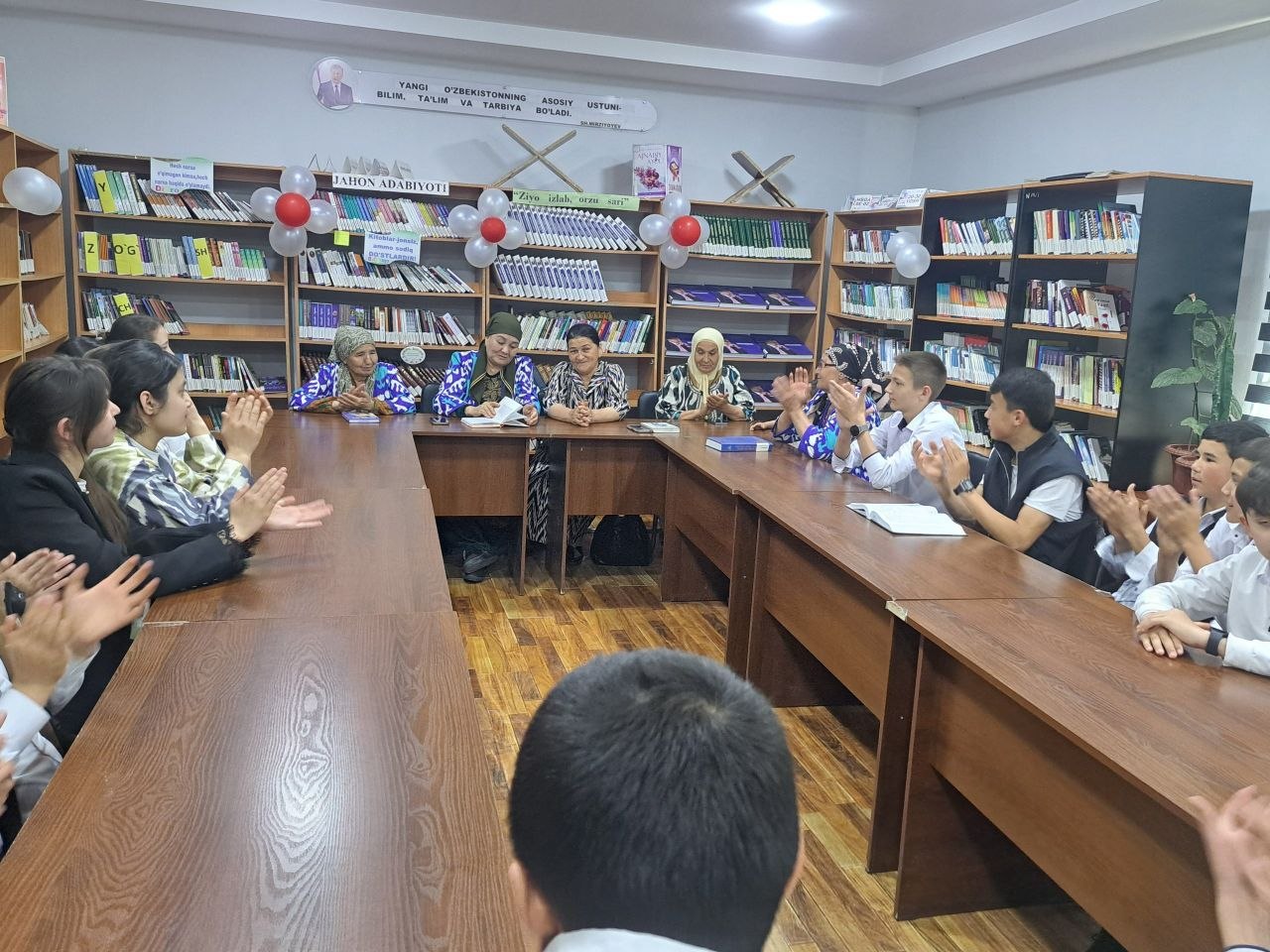 ,,Oqila ayollar va yoshlar muloqoti'' nomli uchrashuv tashkil etildi.