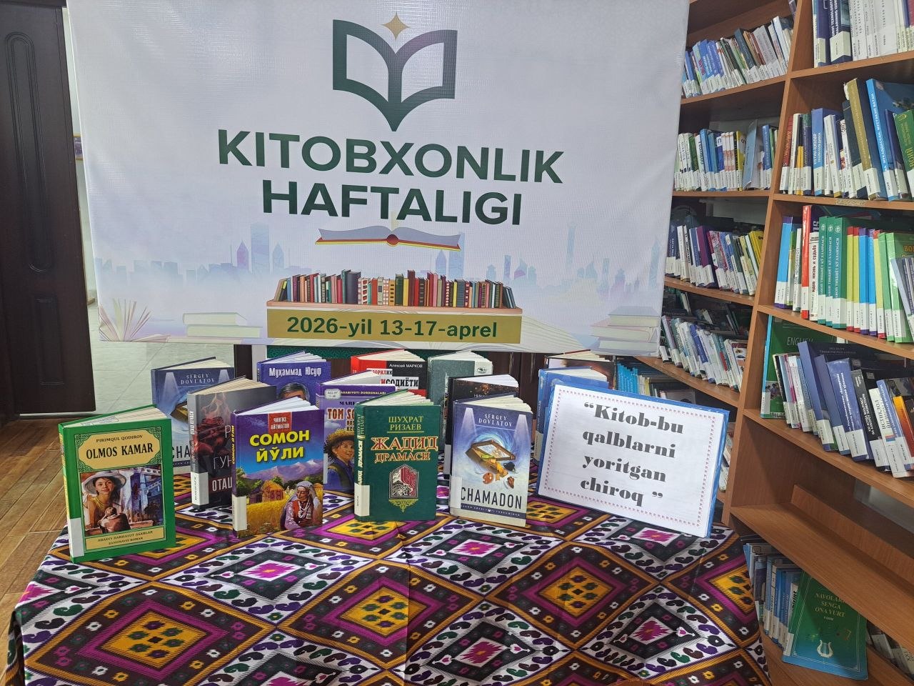 ”Kotob bu qalblarni yoritgan chiroq" nomli kitoblar ko'rgazmasi tashkil etildi.