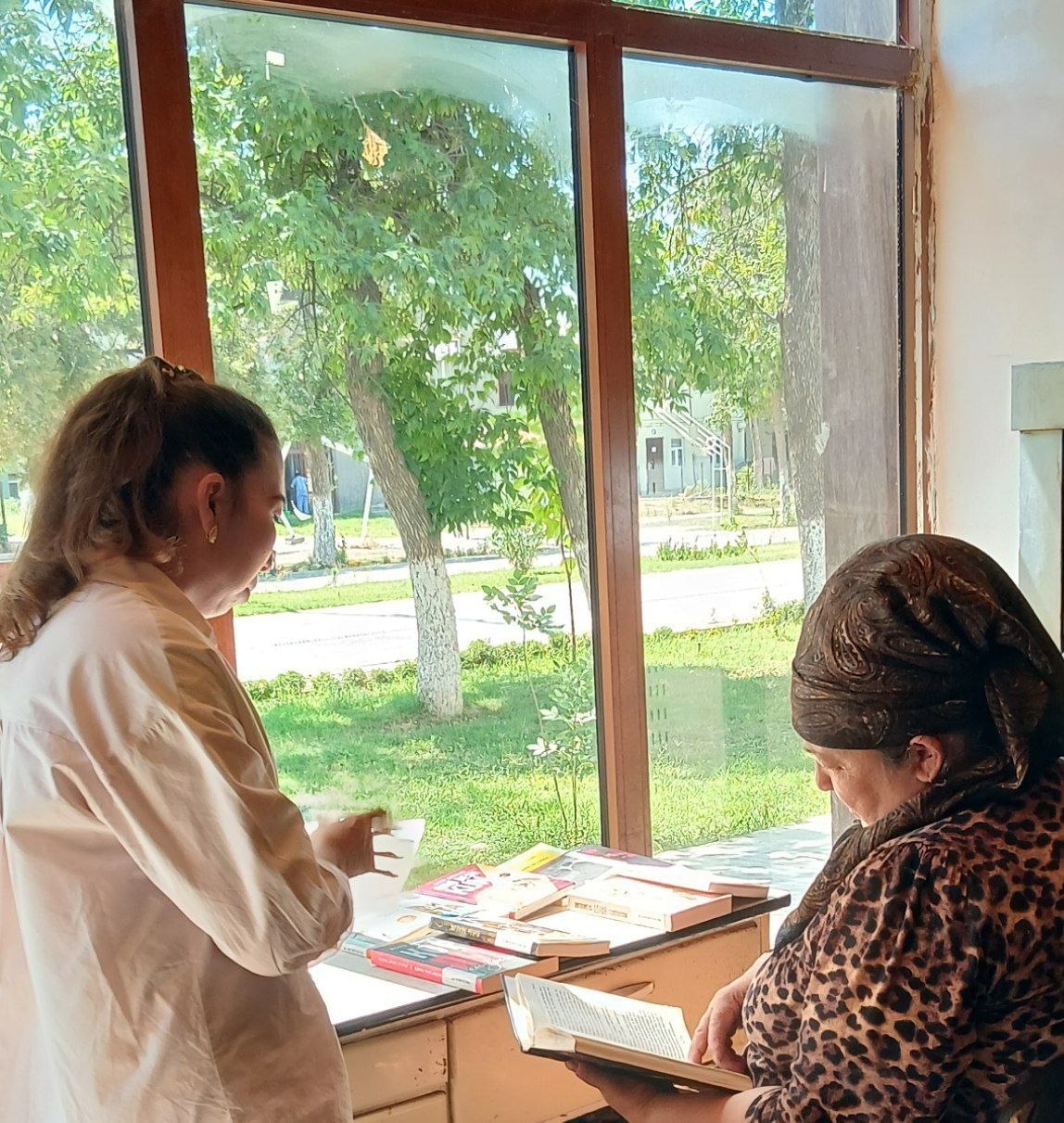 Do‘stlik  MFY mahallasida ko‘chma kutubxonalar, kitobxonlikni targ‘ib qilish, yoshlar tomonidan mahallarda istiqomad qiluvchi keksalar, nogironlar talabi va istagi bo‘yicha kitoblar yetkazib berildi.